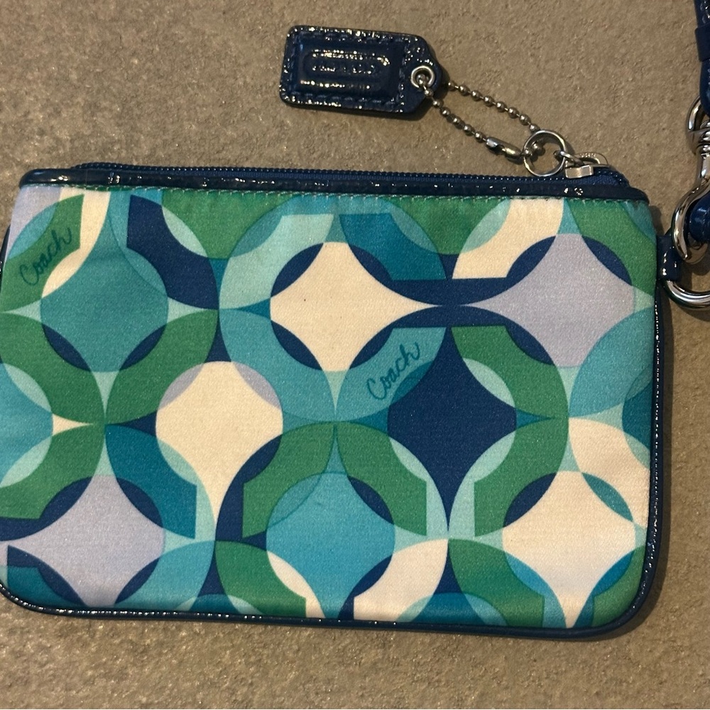 Coach Poppy Wristlet - Picture 6 of 7